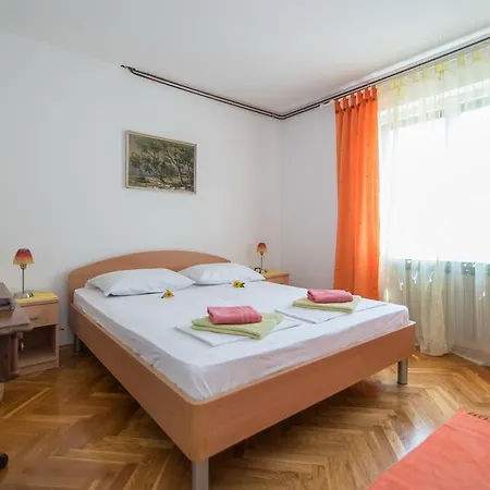 Natasa Apartamento Supetar